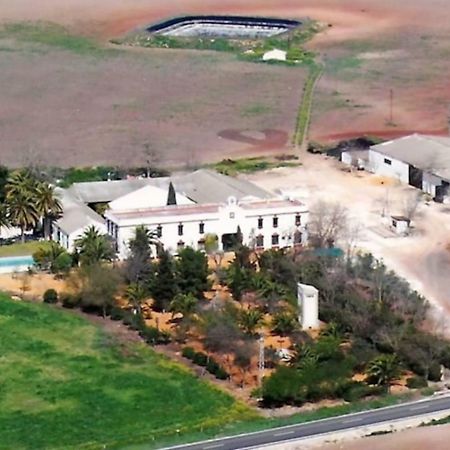 HACIENDA CHAMBERGO Casa en la campiña sevillana Écija Exterior foto