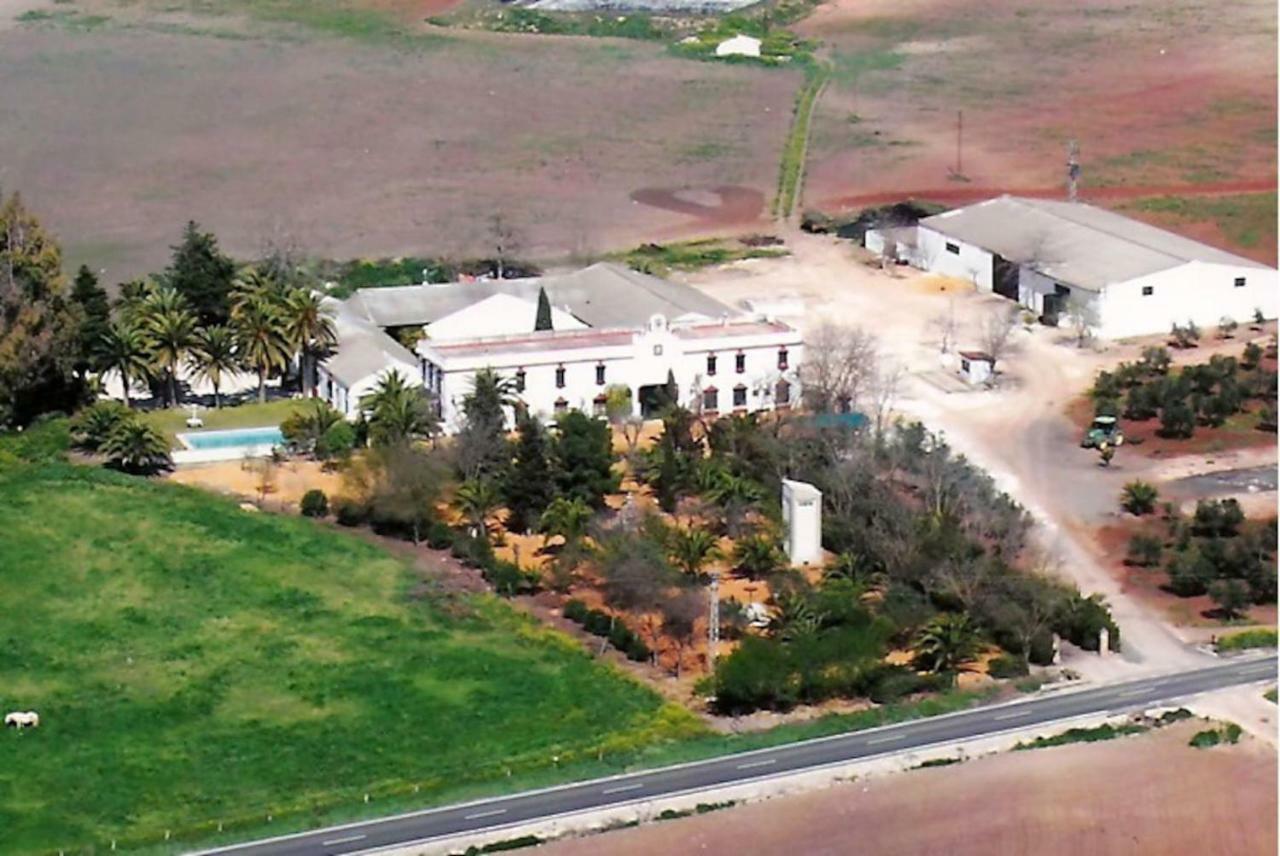 HACIENDA CHAMBERGO Casa en la campiña sevillana Écija Exterior foto