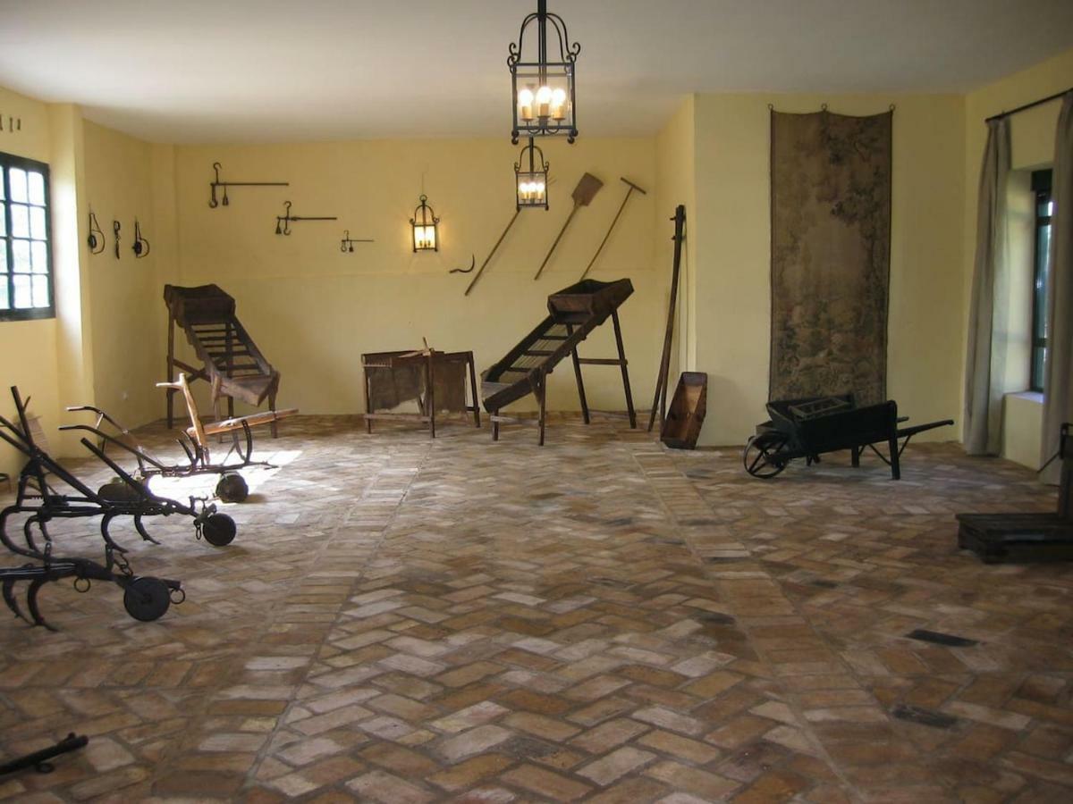 HACIENDA CHAMBERGO Casa en la campiña sevillana Écija Exterior foto