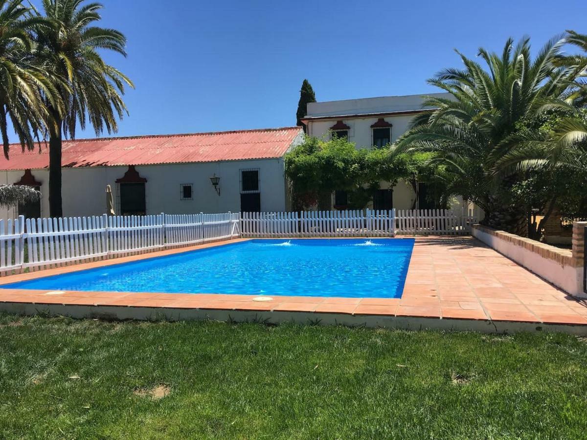 HACIENDA CHAMBERGO Casa en la campiña sevillana Écija Exterior foto